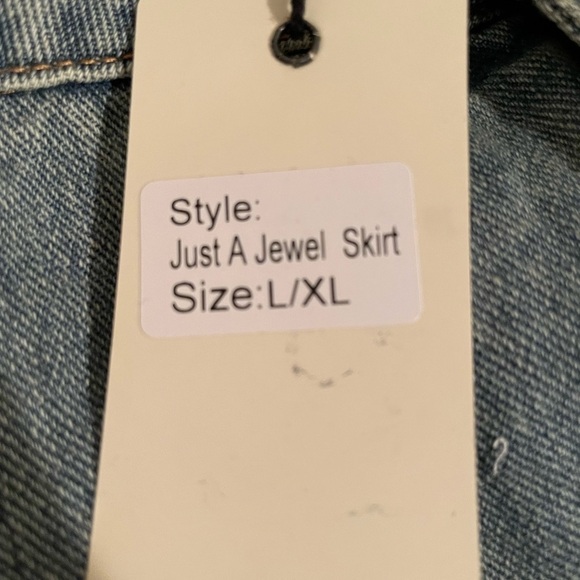 Jaded gypsy jewel distressed denim light wash skirt - Picture 8 of 13